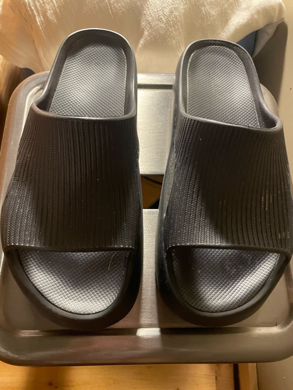 CALIA by Carrie Underwood Black Slide Sandals